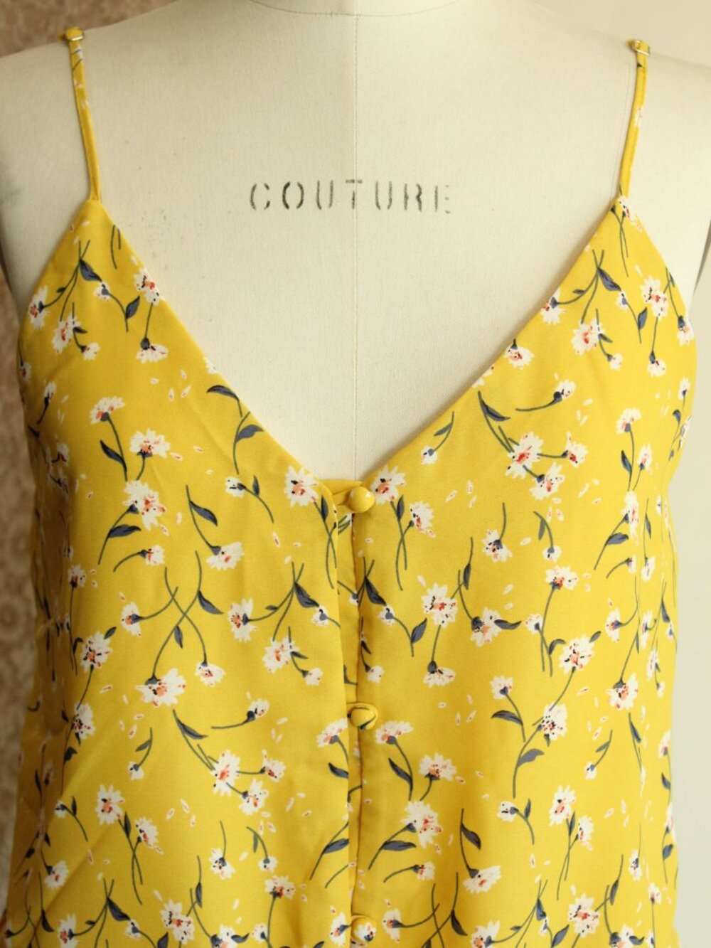 Sienna Sky Womens Top, NWT, Size Medium, Yellow Floral Tie-Front Sleeveless, - Picture 3 of 12